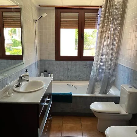 Casa Collado Con Piscina Privada * 올리바